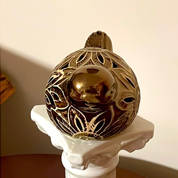 Dark Gold Cardinal Bird - Picture 3 of 11